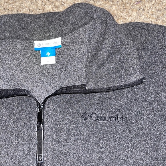 Women’s Columbia Fleece Zip-Up - Picture 2 of 2
